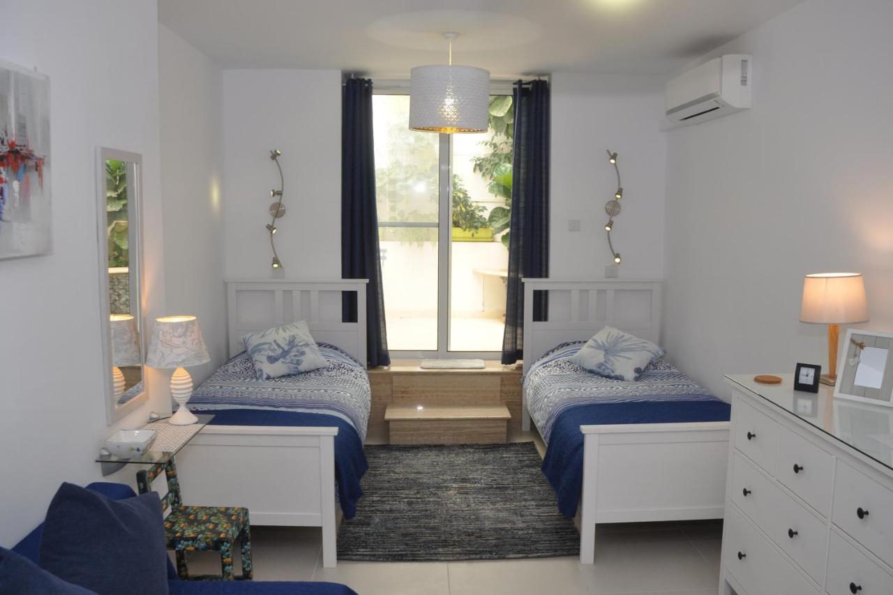 Private Apartment In Pembroke St Julians ภายนอก รูปภาพ